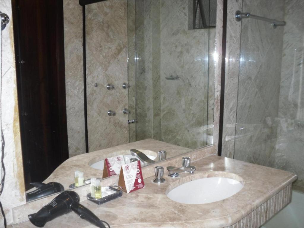 Cha Prime Curitiba Hotell Exteriör bild